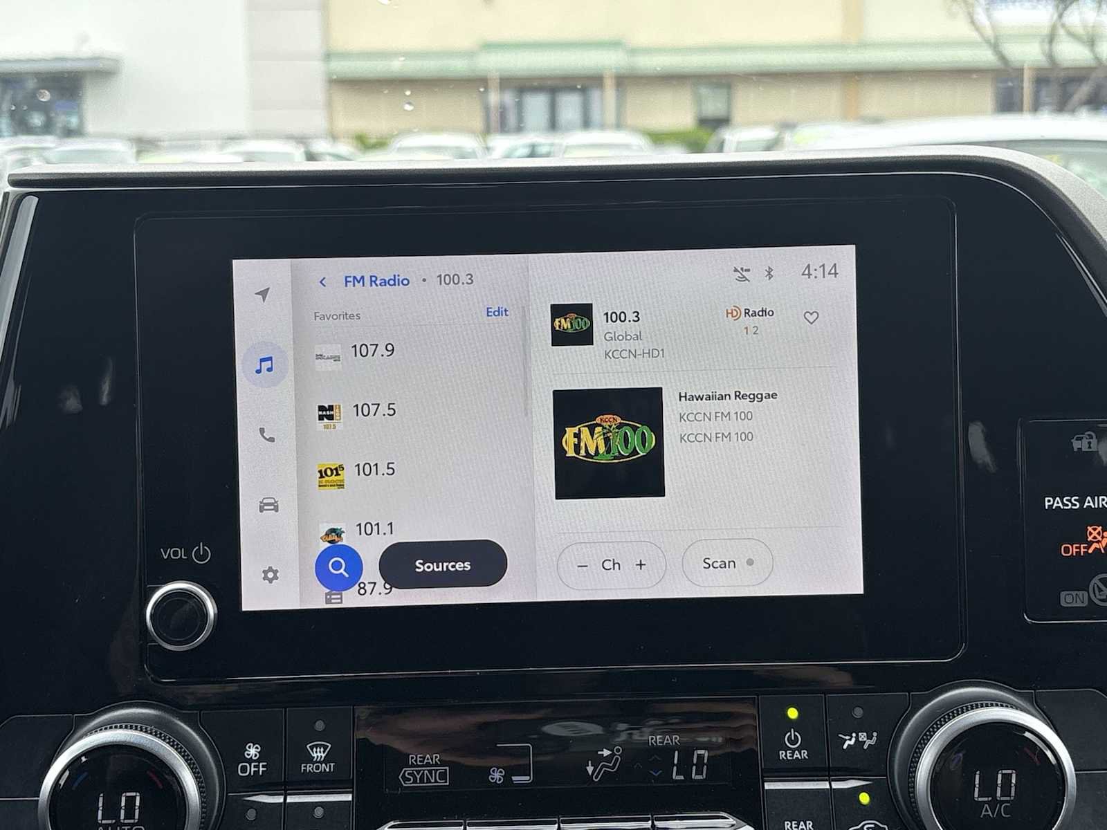 Used 2023 Toyota Highlander L image 12