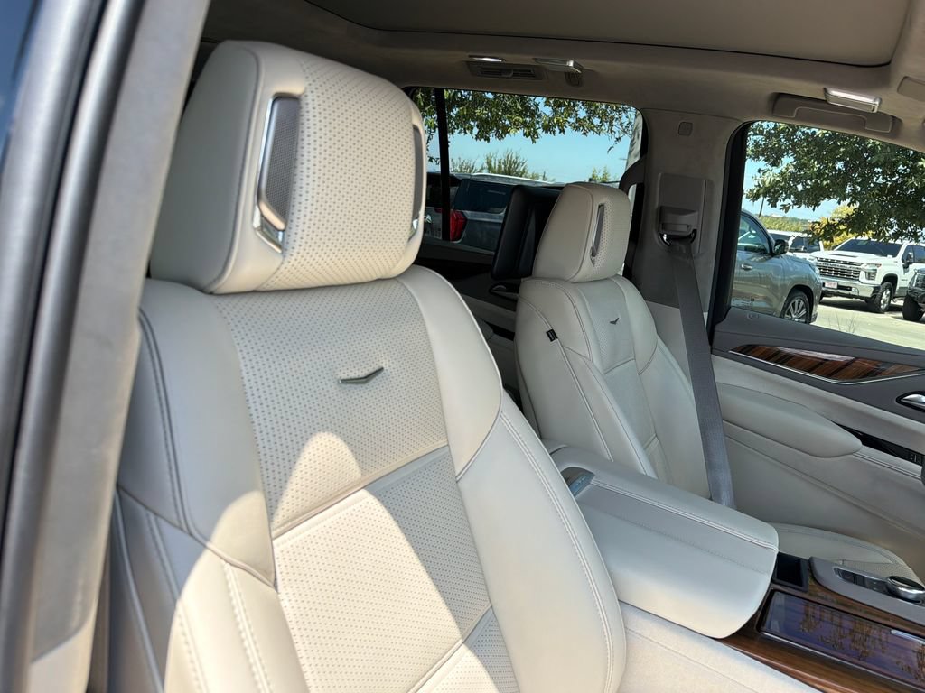 Used 2024 Cadillac Escalade Sport Platinum w/ LPO, Floor Liner Package AWD/4WD image 42