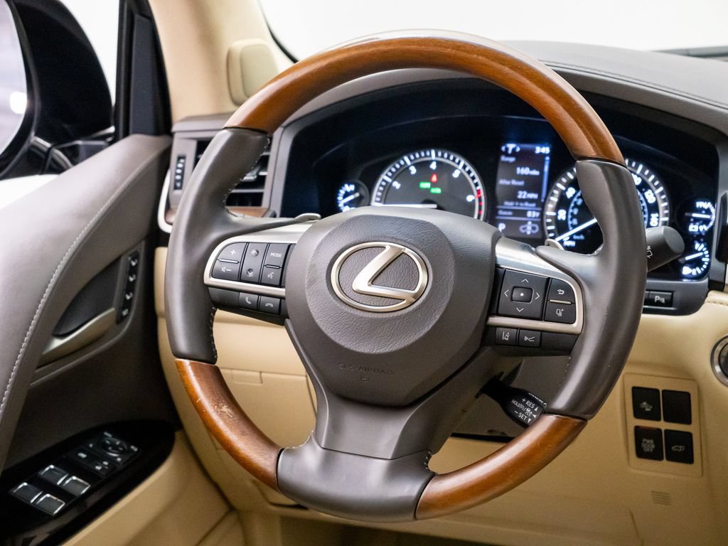 Used 2021 Lexus LX 570 4WD w/ Luxury Package image 10