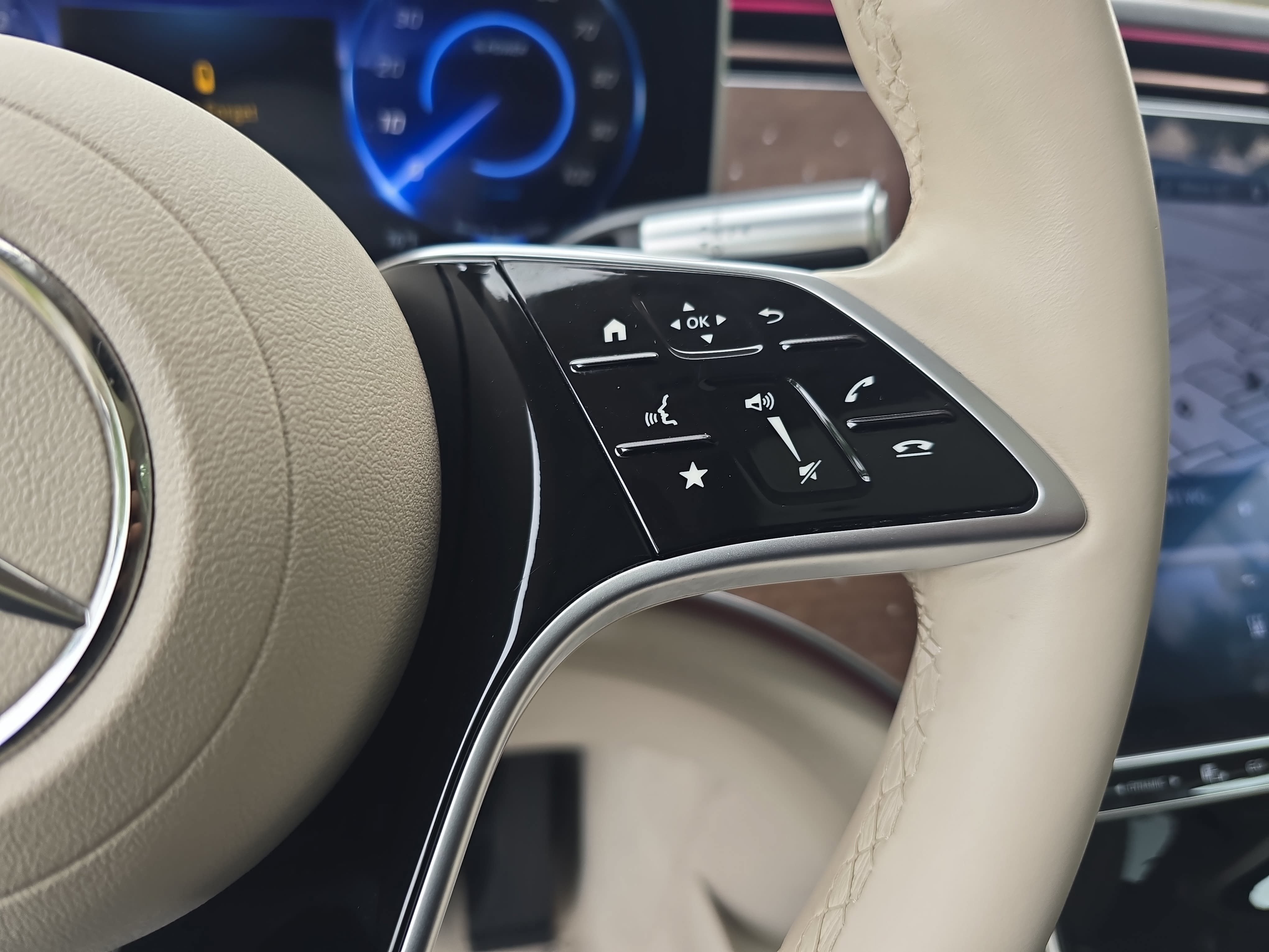 Certified 2023 Mercedes-Benz EQS 450+ SUV image 18