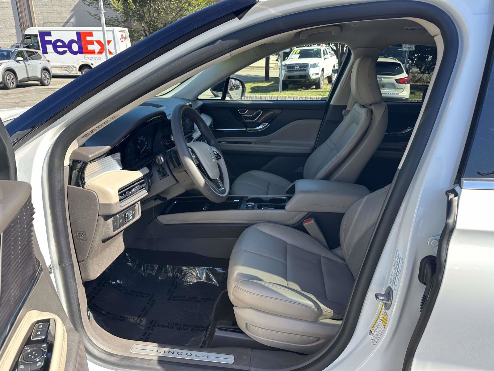 Used 2022 Lincoln Corsair AWD w/ Equipment Group 101A image 15