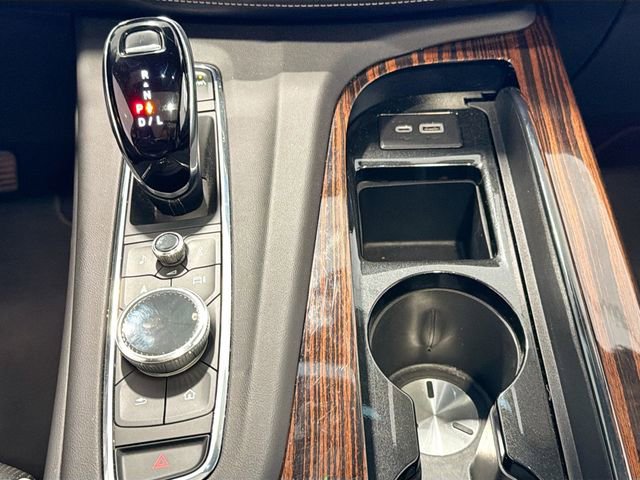 Used 2023 Cadillac Escalade Premium Luxury AWD/4WD image 16
