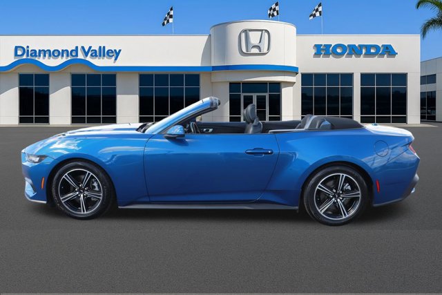 Used 2024 Ford Mustang Convertible image 9