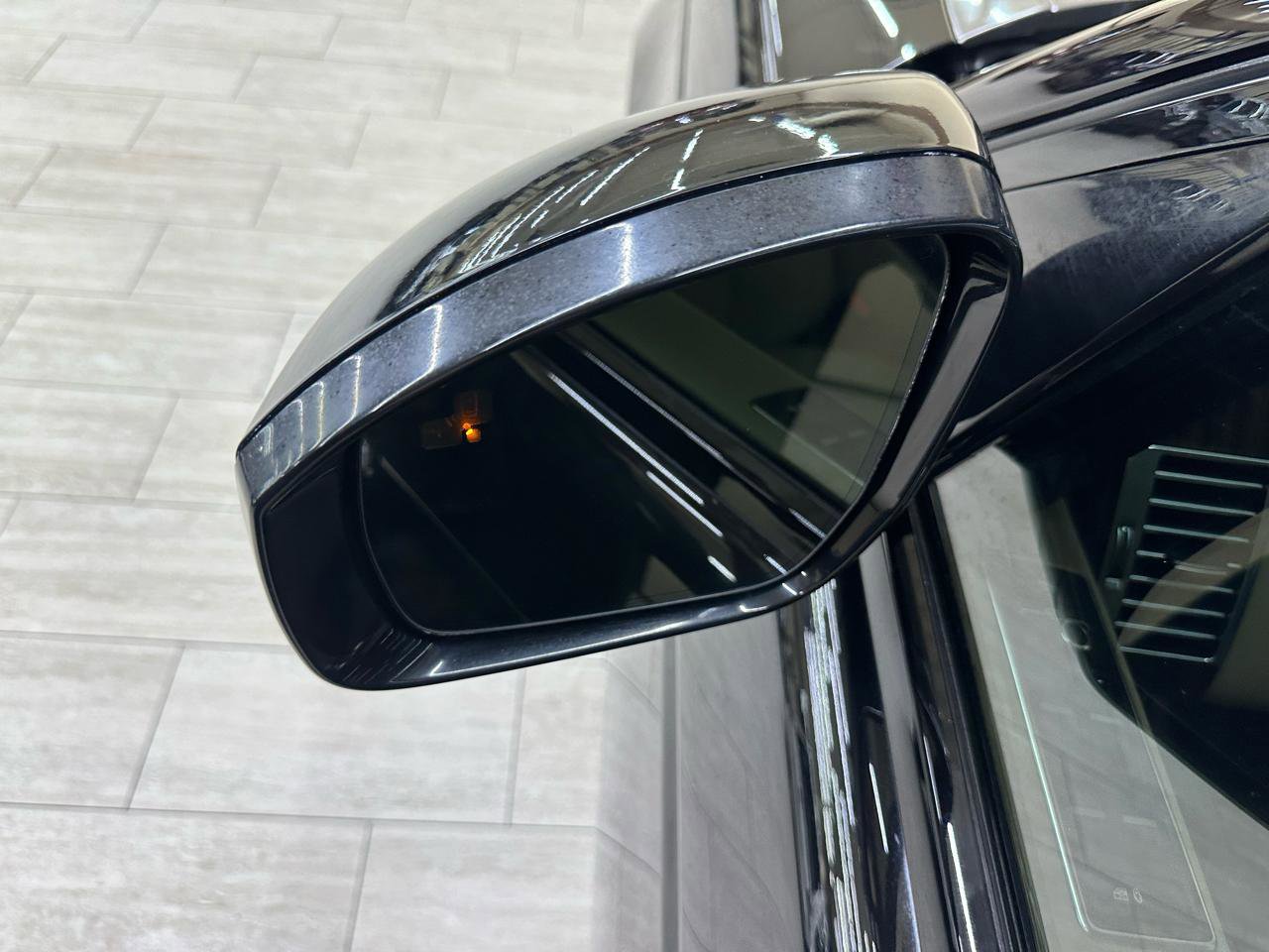 Used 2014 Land Rover Range Rover HSE AWD/4WD image 17