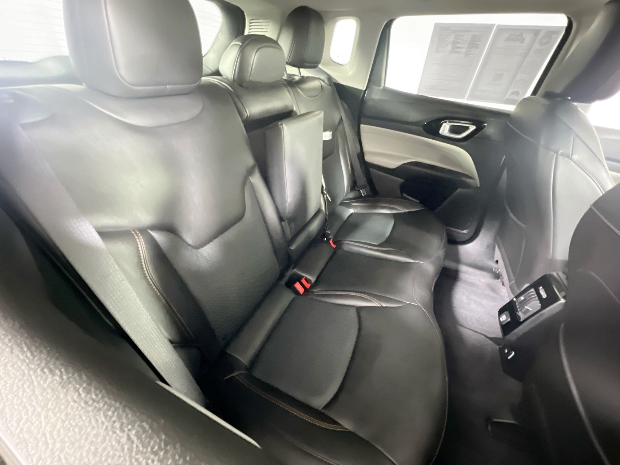 Used 2022 Jeep Compass Limited AWD/4WD image 24