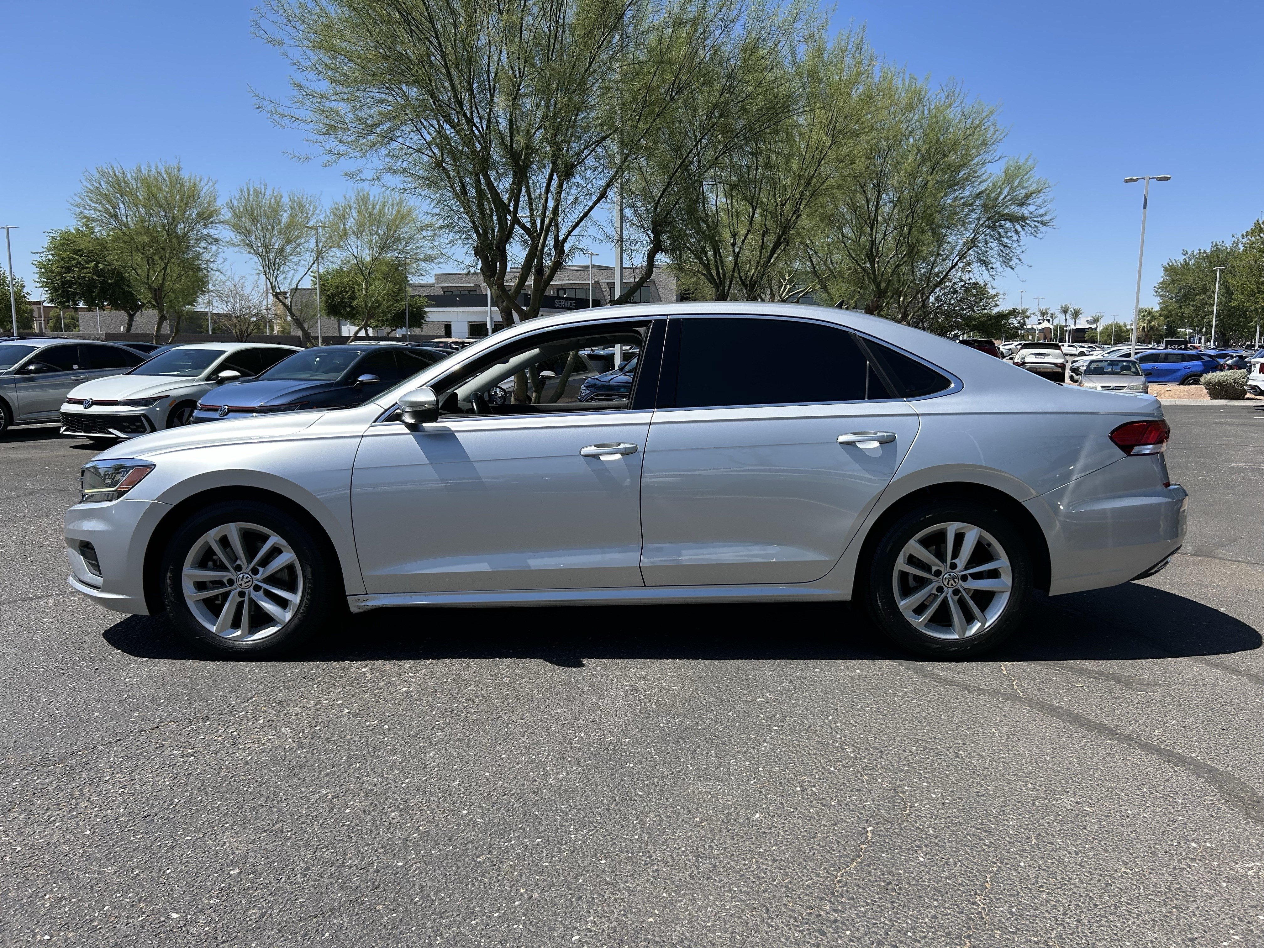 Used 2020 Volkswagen Passat 2.0T SE FWD image 2