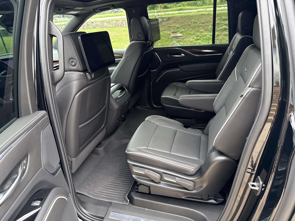 Used 2024 Cadillac Escalade ESV Premium Luxury w/ LPO, Floor Liner Package AWD/4WD image 10