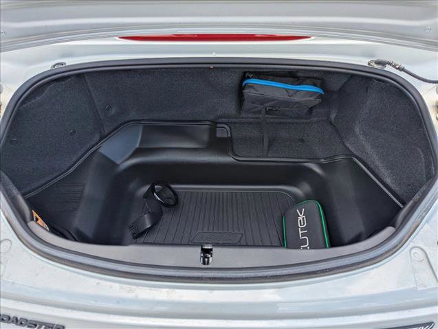 Used 2018 MAZDA MX-5 Miata Club image 18