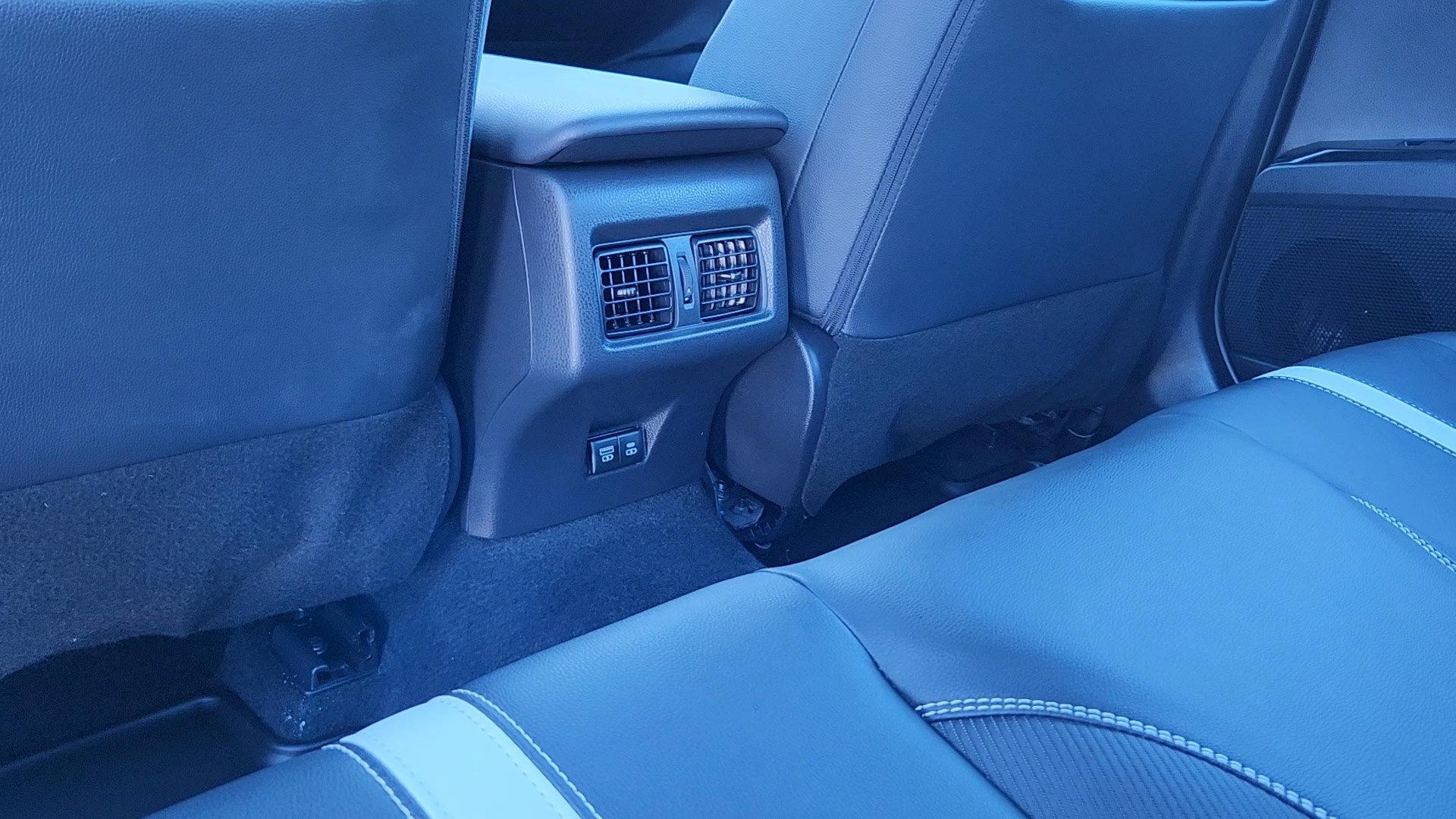 Used 2025 Toyota Camry SE image 17