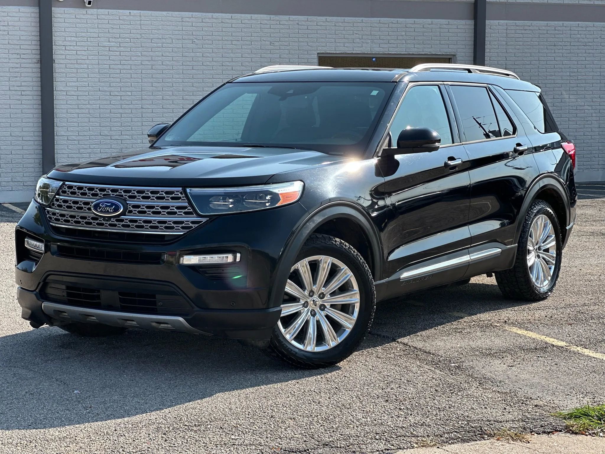 Used 2020 Ford Explorer Limited image 2