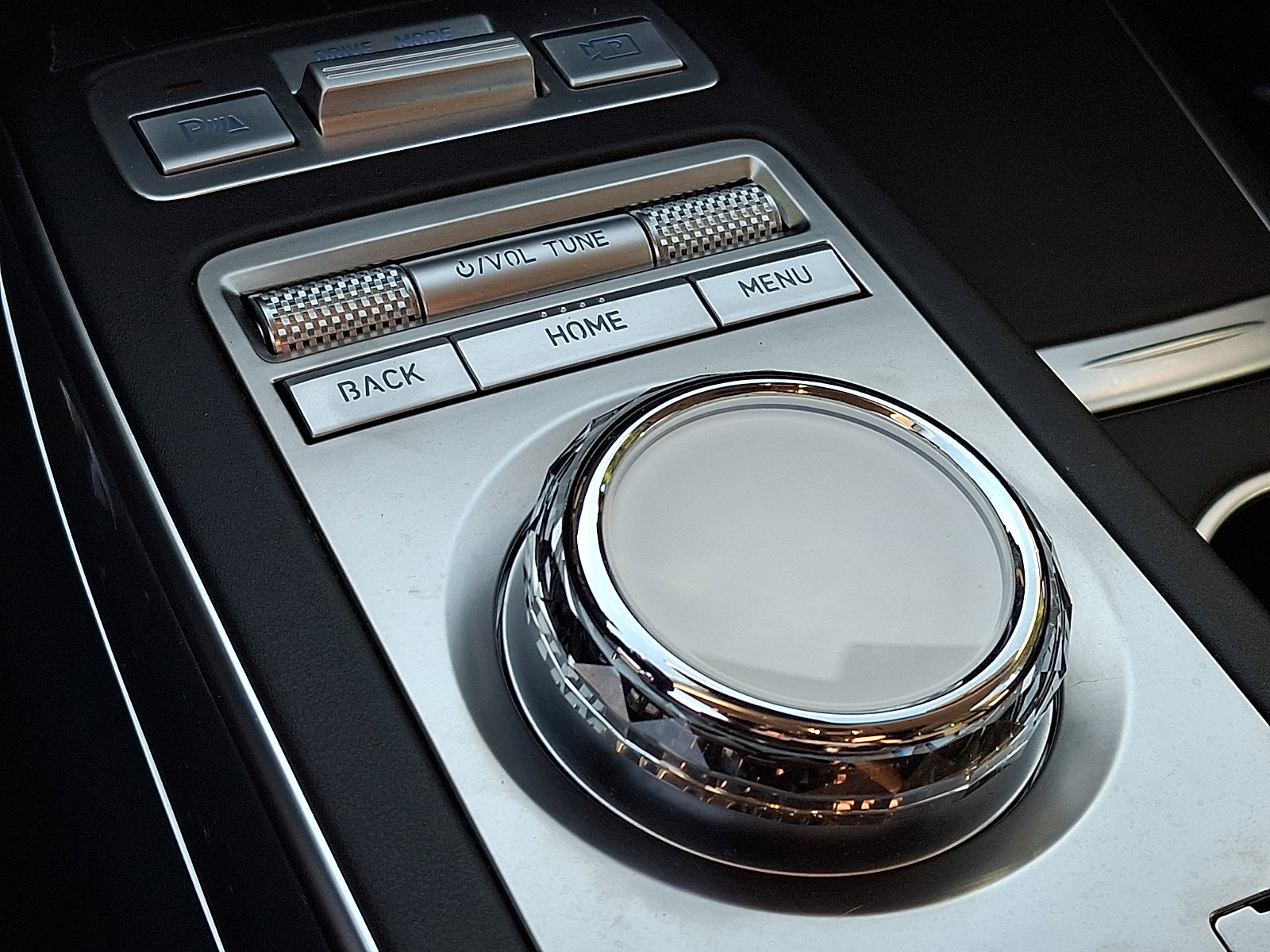 Certified 2025 Genesis GV70 2.5T w/ Select Package AWD/4WD image 19