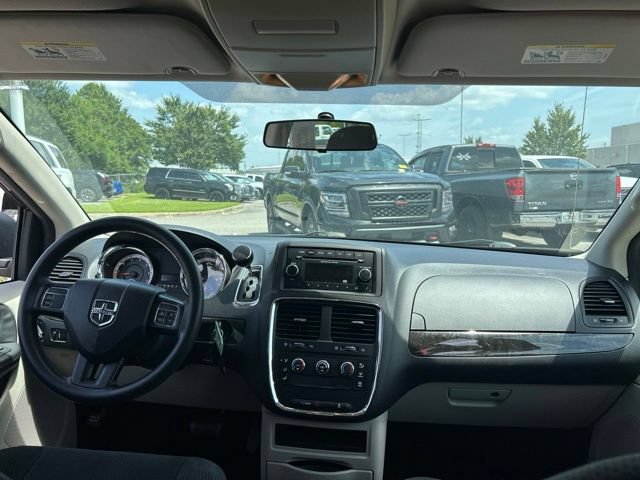 Used 2016 Dodge Grand Caravan American Value Package FWD image 17