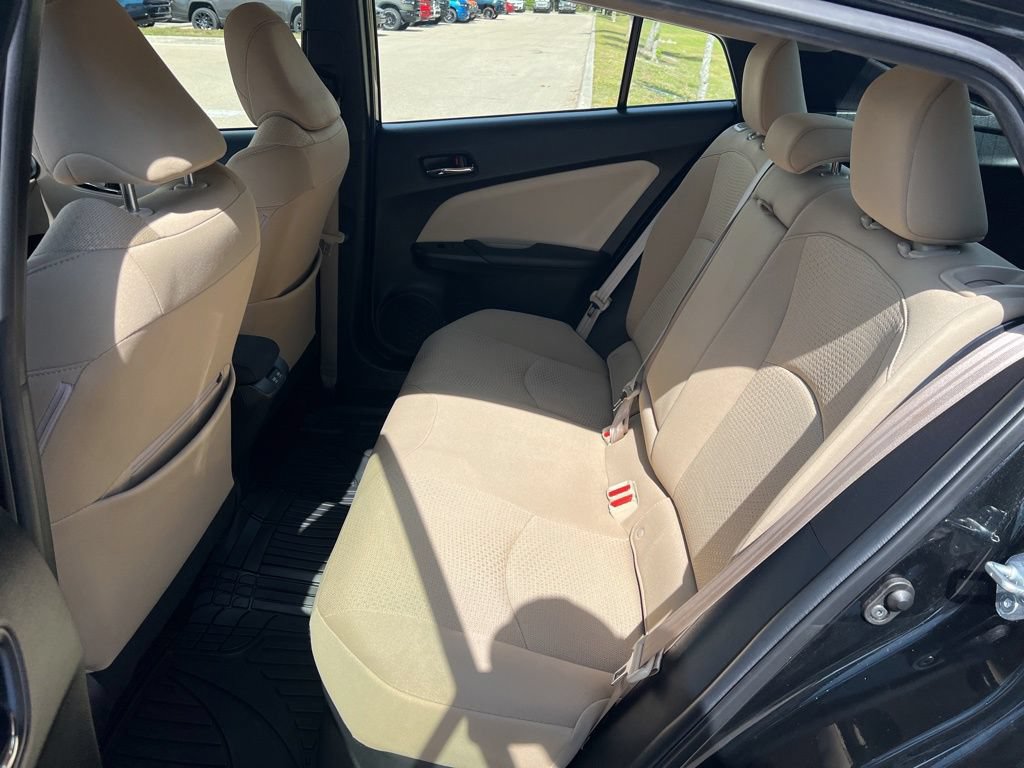 Used 2021 Toyota Prius LE FWD image 18