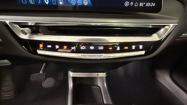 Used 2024 Cadillac Lyriq Tech RWD image 23