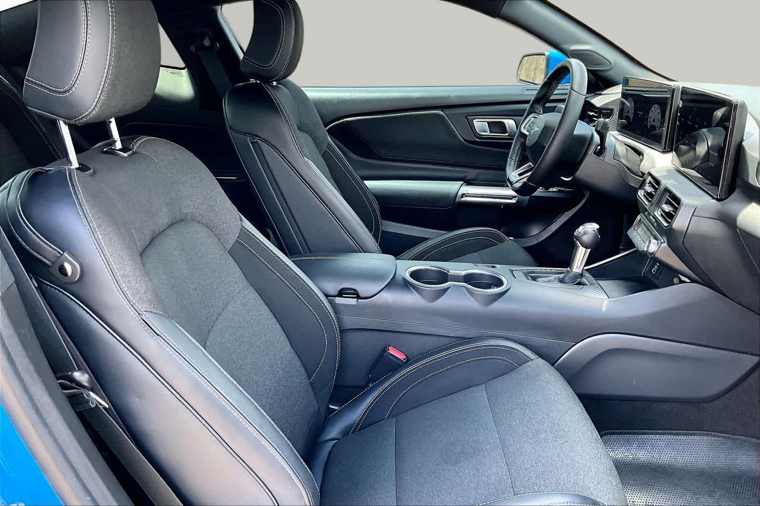 Certified 2025 Ford Mustang Coupe RWD image 9