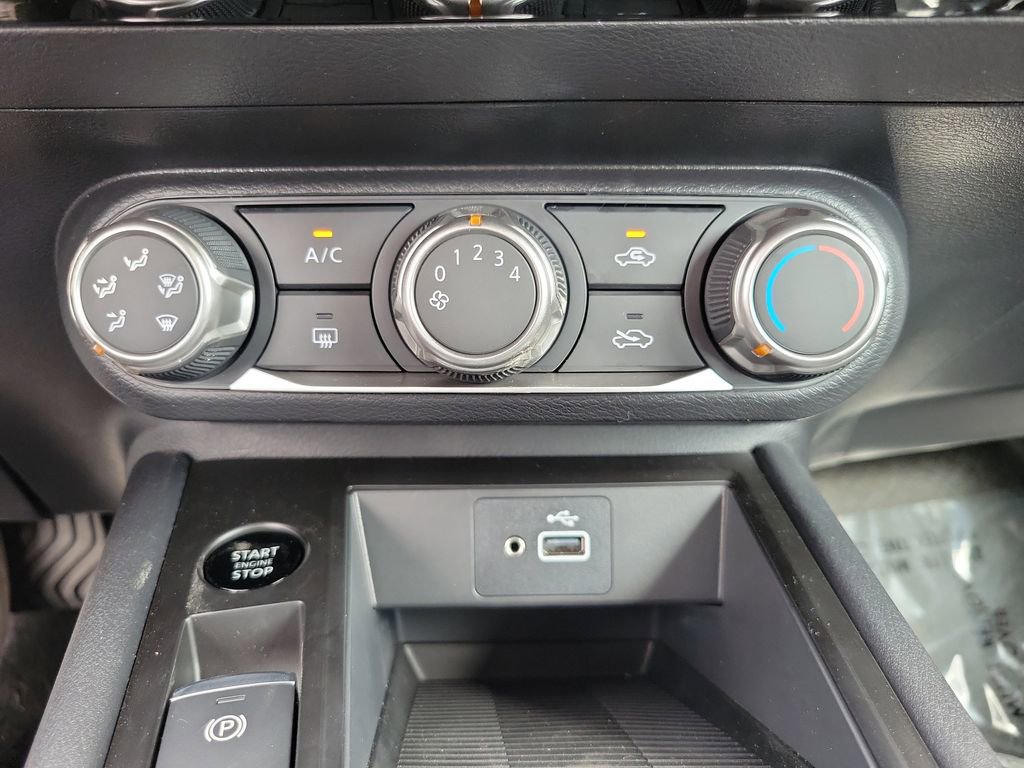 New 2025 Nissan Kicks S image 9