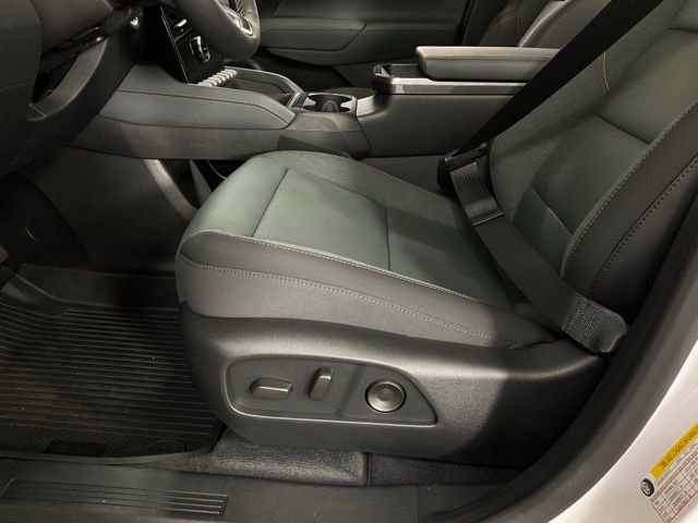 New 2026 GMC Terrain AT4 w/ LPO, Floor Liner Package image 32