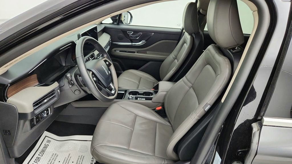 Used 2025 Lincoln Corsair Reserve AWD/4WD image 19