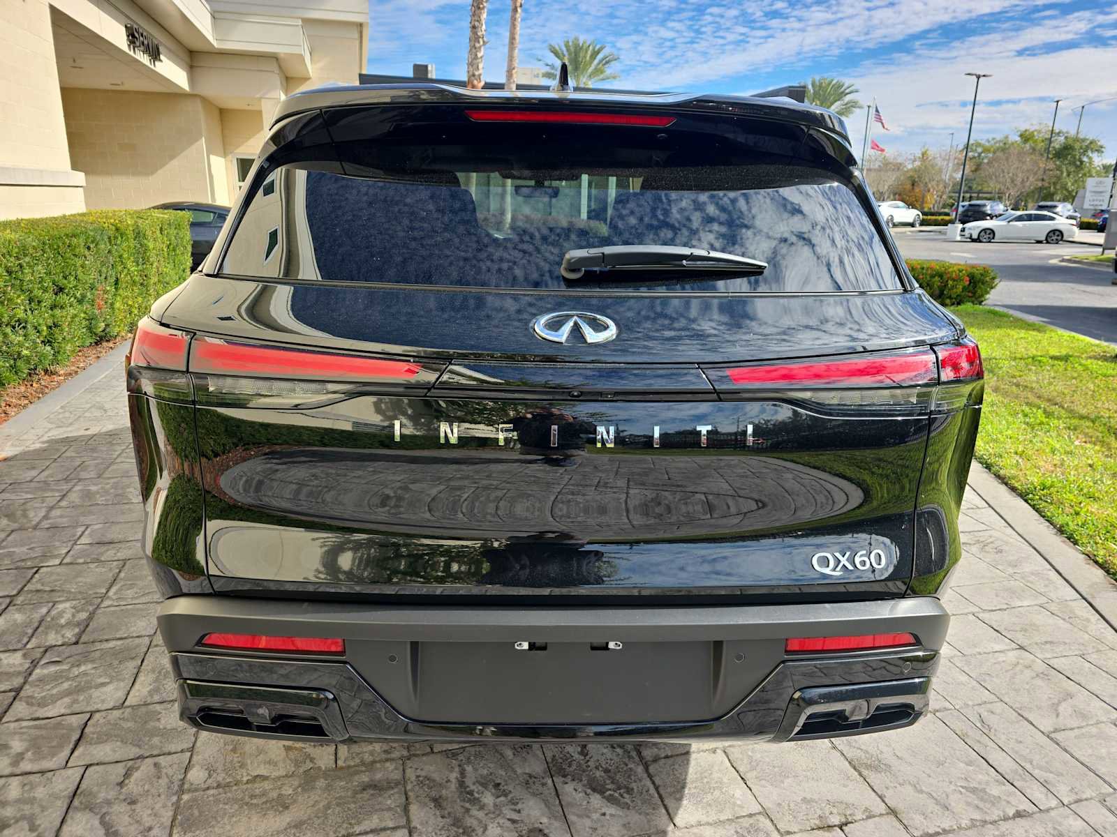 Certified 2024 INFINITI QX60 Luxe image 5