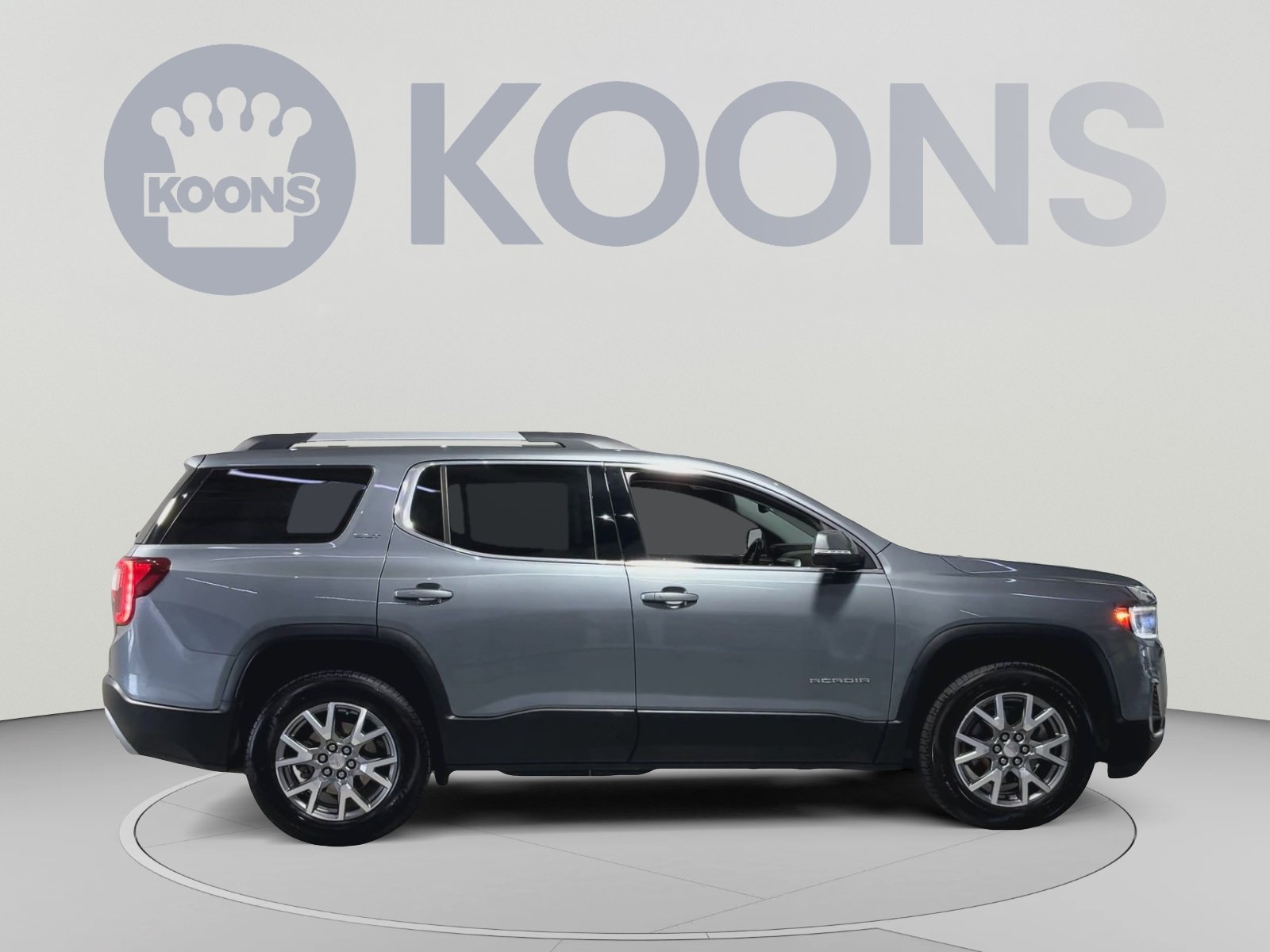 Used 2020 GMC Acadia SLT w/ Driver Alert Package II FWD image 12