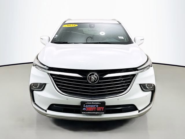 Used 2023 Buick Enclave Essence image 2