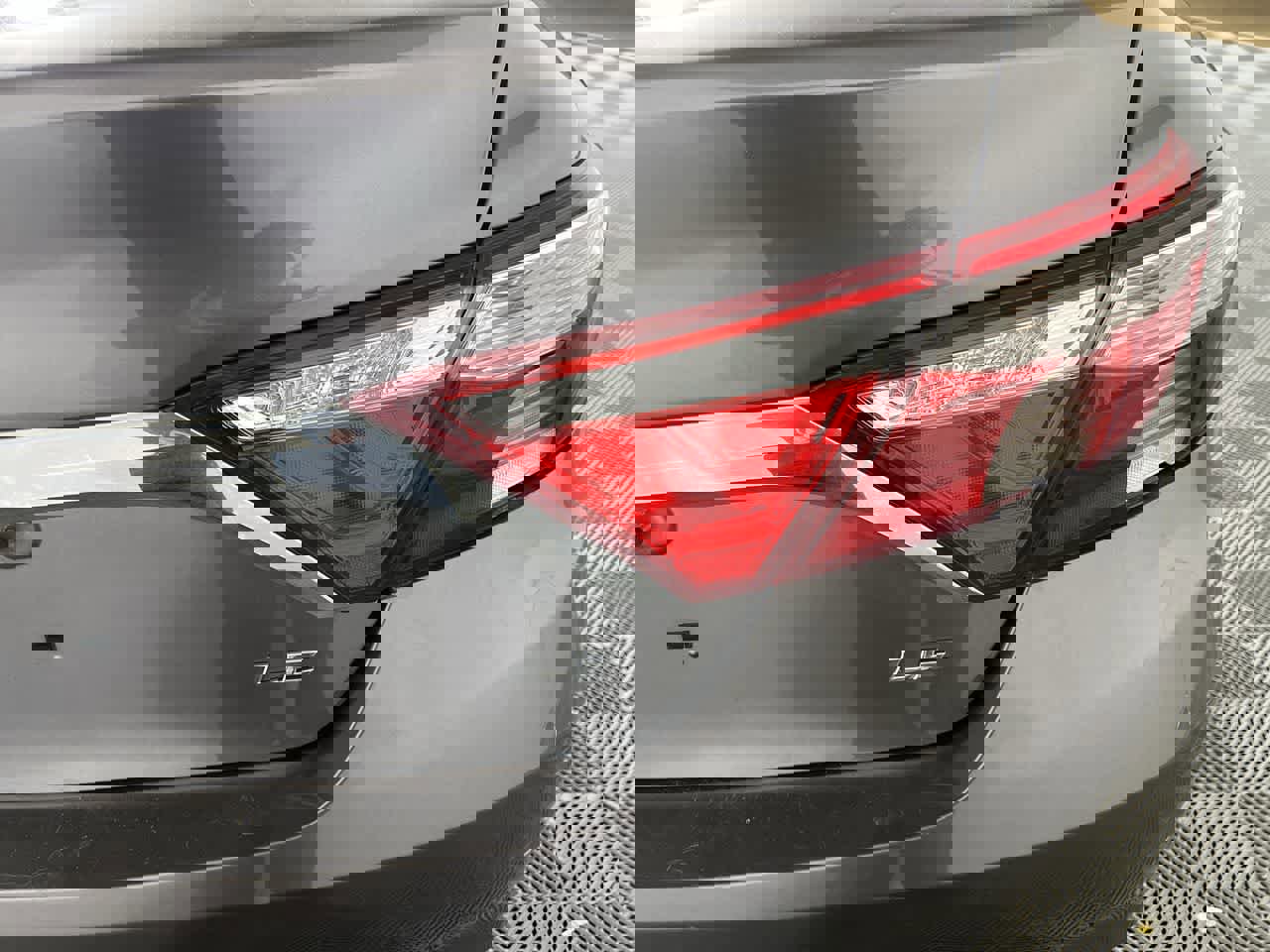 Used 2015 Toyota Camry SE image 12