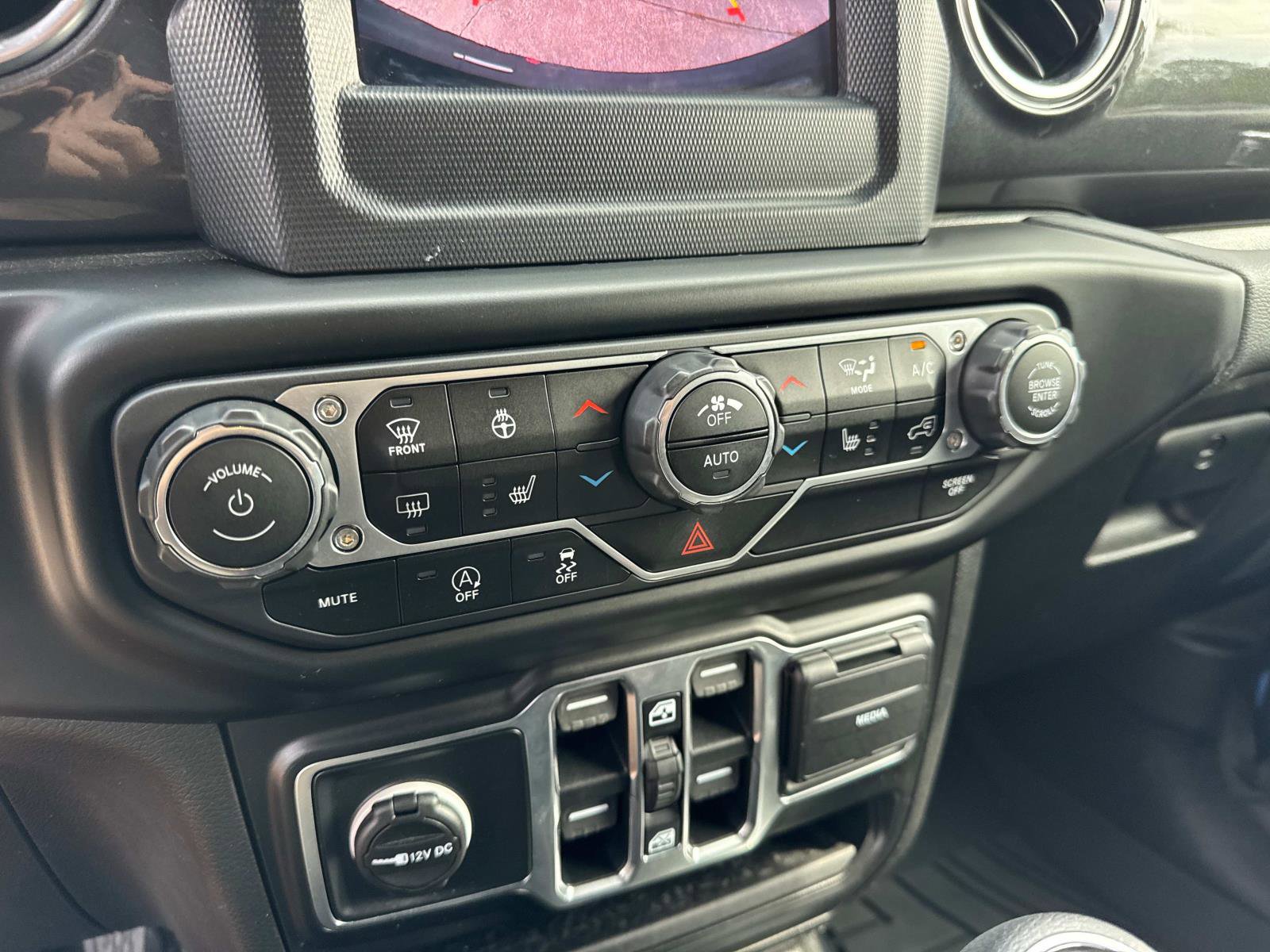 Used 2021 Jeep Wrangler Unlimited Sahara image 23