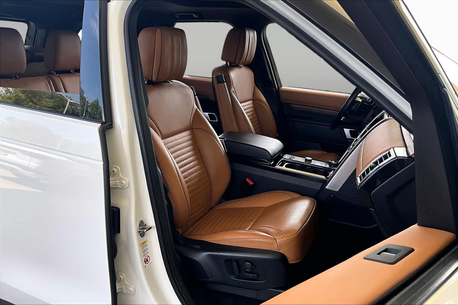 Used 2020 Land Rover Discovery HSE Luxury AWD/4WD image 8
