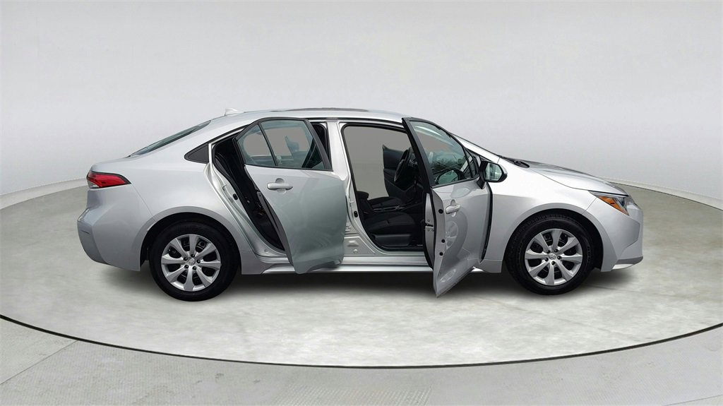 Used 2023 Toyota Corolla LE image 14