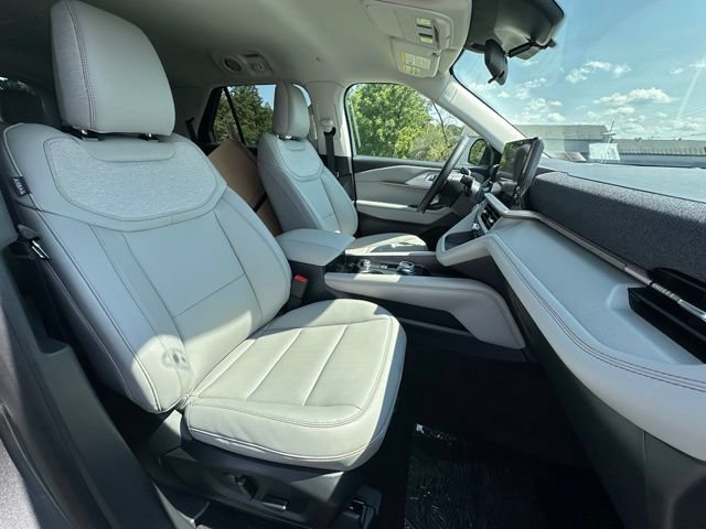 New 2026 Ford Explorer Active w/ Active Comfort Package AWD/4WD image 23