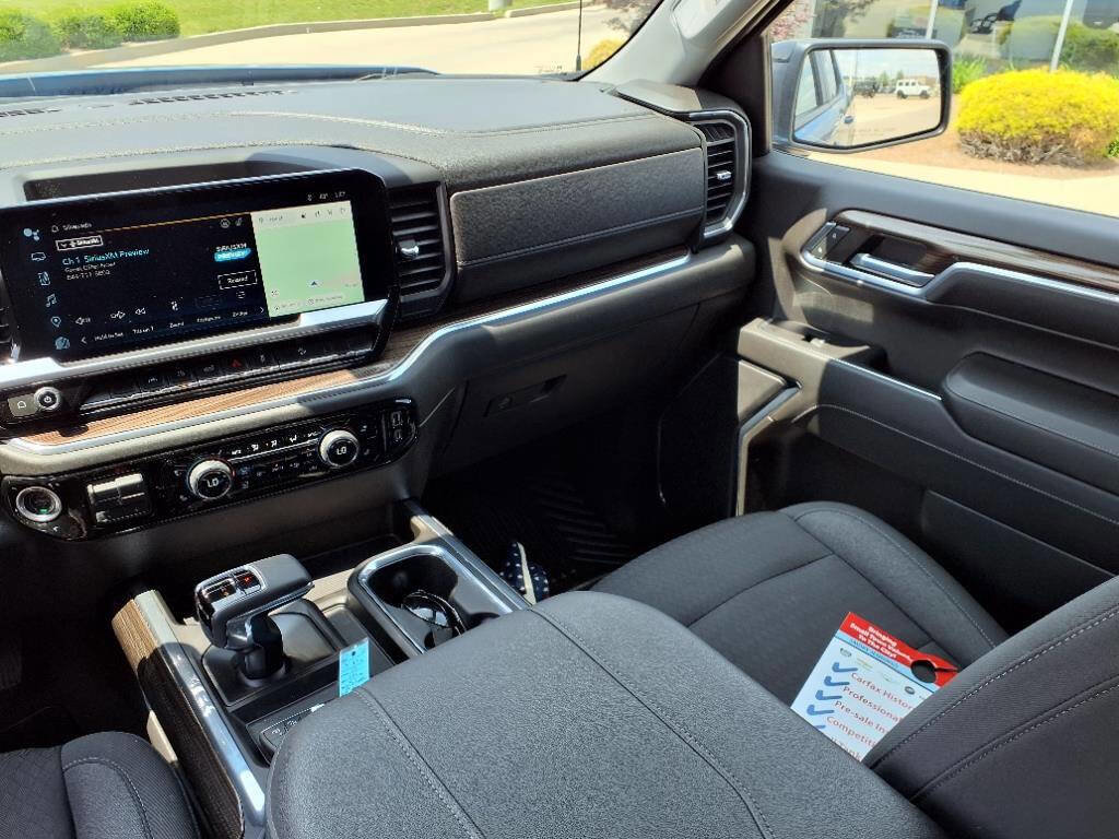 Used 2023 Chevrolet Silverado 1500 RST w/ Z71 Off-Road Package image 11