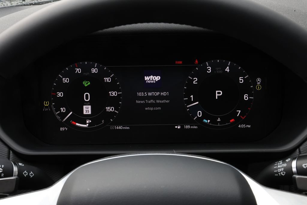 Used 2025 Land Rover Discovery Dynamic SE AWD/4WD image 18