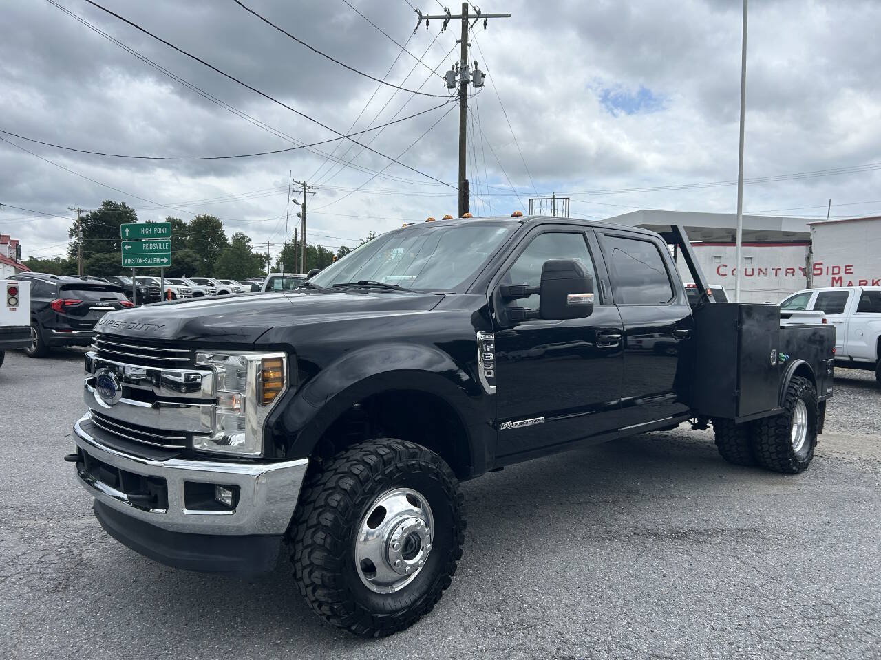 Used 2018 Ford F350 Lariat w/ FX4 Off-Road Package AWD/4WD image 2