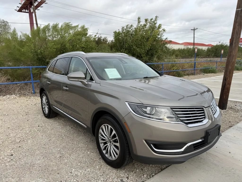 Used 2016 Lincoln MKX Select w/ Select Plus Package FWD image 2