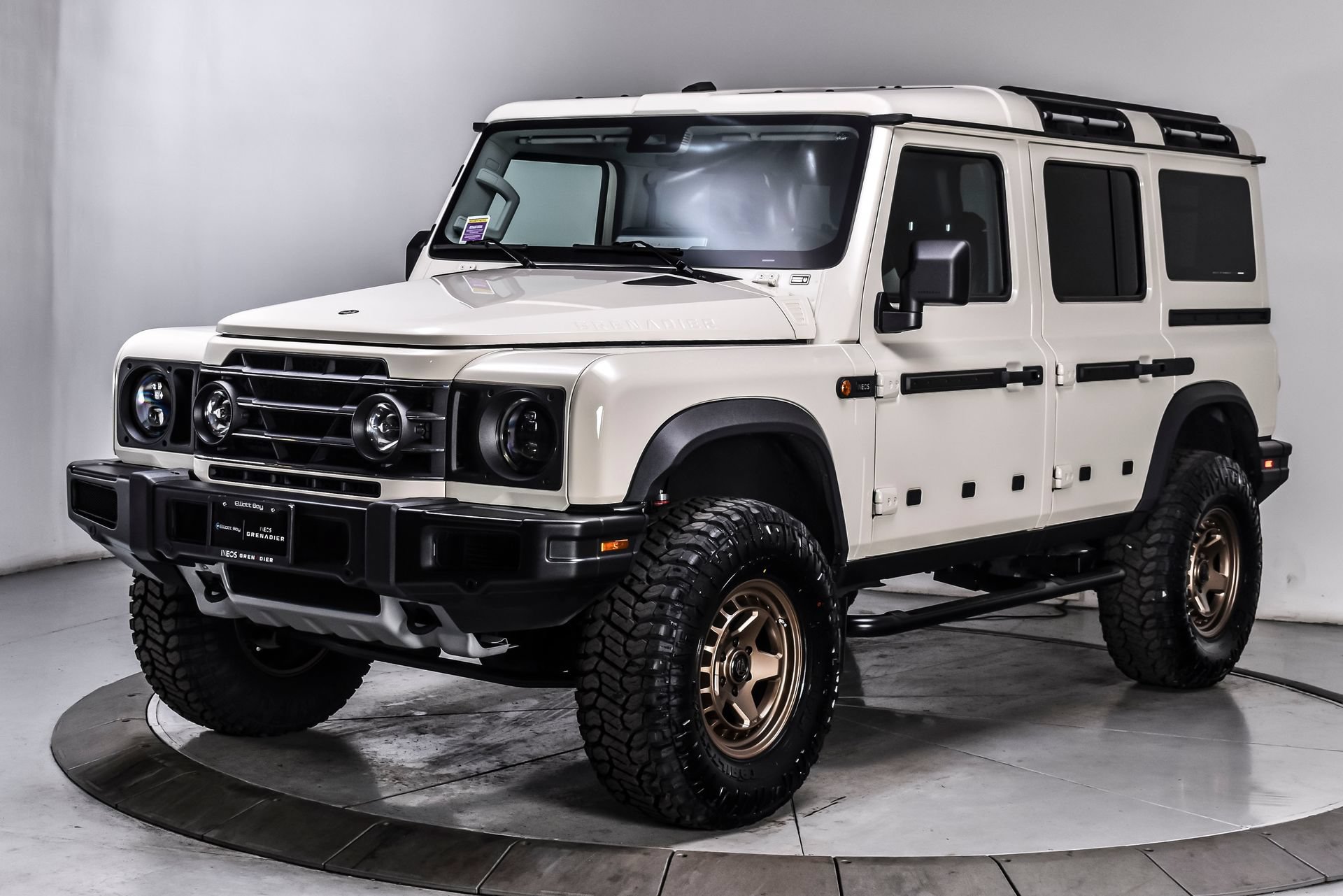 Used 2025 INEOS Grenadier Station Wagon AWD/4WD image 2
