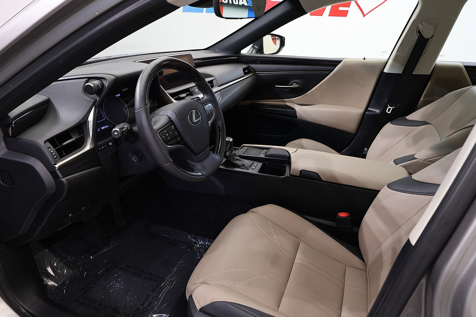 Used 2020 Lexus ES 300h w/ Accessory Package 2 FWD image 11