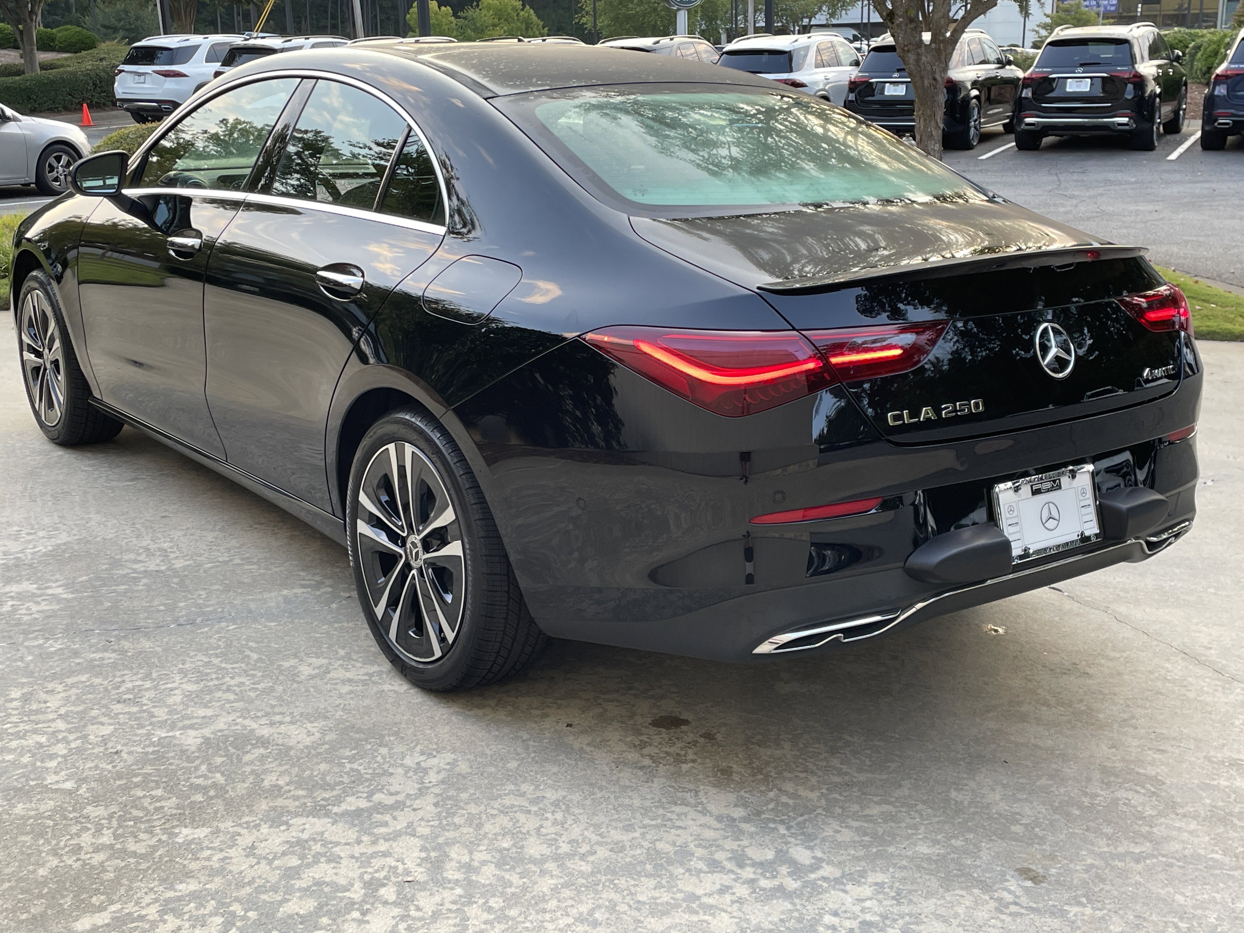 Used 2025 Mercedes-Benz CLA 250 4MATIC w/ Exclusive Package image 11