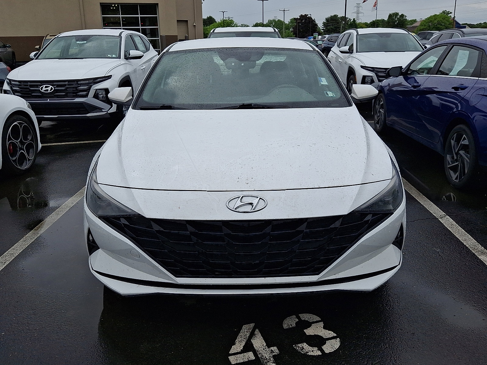 Used 2023 Hyundai Elantra Blue FWD image 2