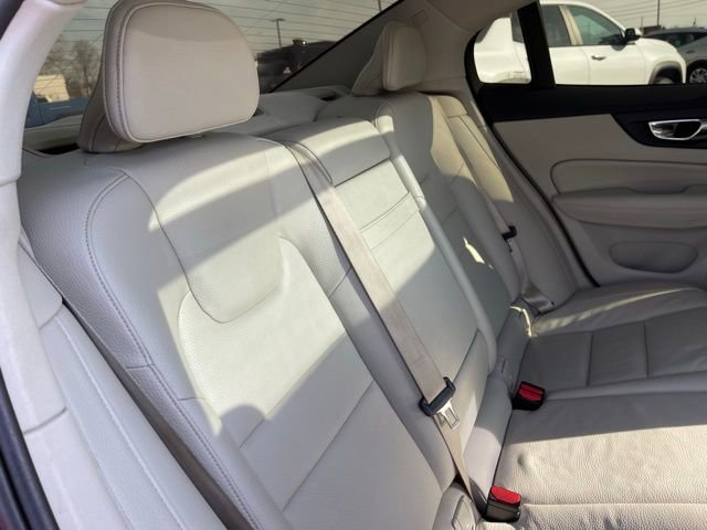 Used 2019 Volvo S60 T5 Momentum w/ Premium Package image 12