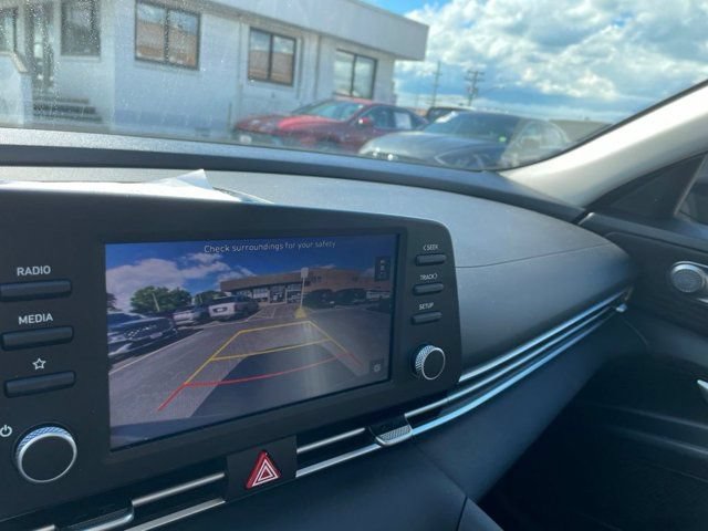 Used 2023 Hyundai Elantra SEL FWD image 14