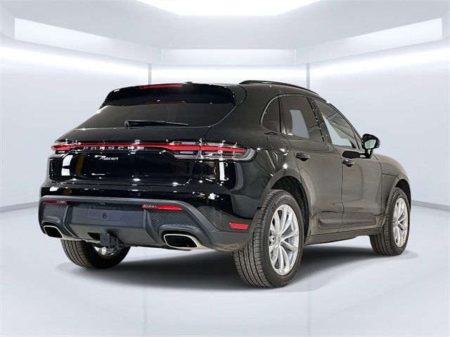 Used 2025 Porsche Macan image 7