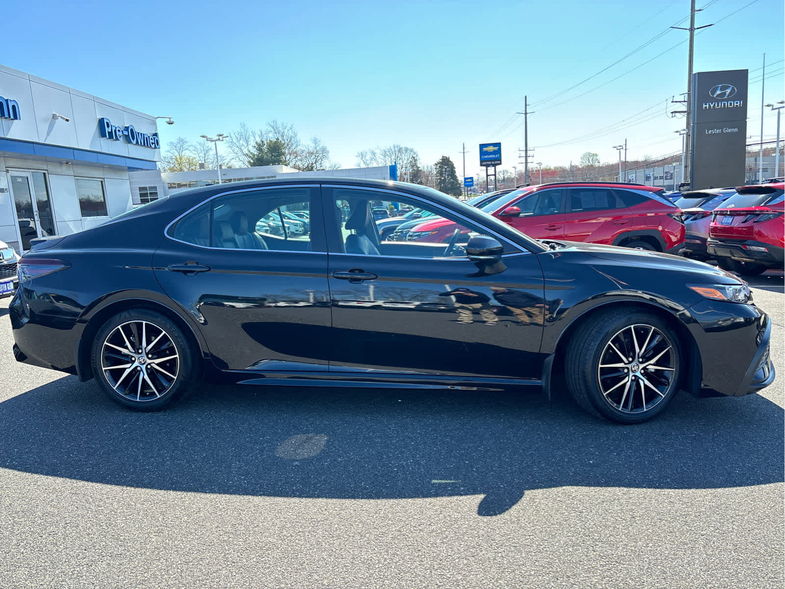 Used 2023 Toyota Camry SE w/ Cold Weather Package image 3