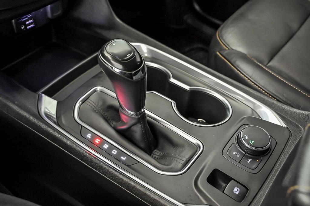 Used 2020 Chevrolet Traverse RS FWD image 24
