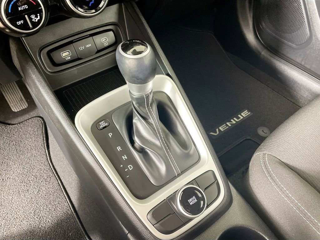 Used 2023 Hyundai Venue SEL image 22