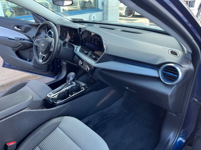 Used 2024 Chevrolet Trax LT w/ LT Convenience Package FWD image 20