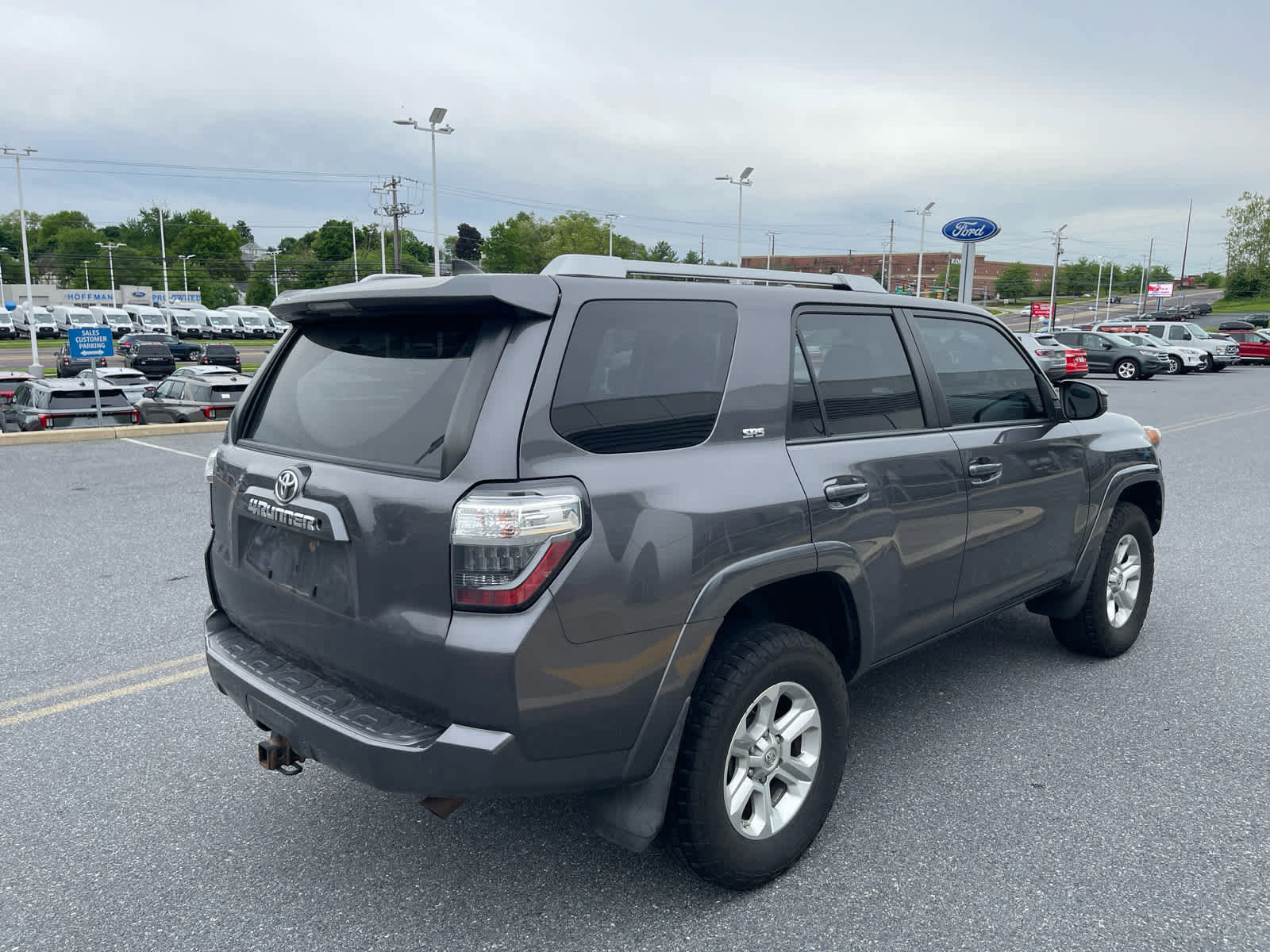Used 2017 Toyota 4Runner SR5 AWD/4WD image 5