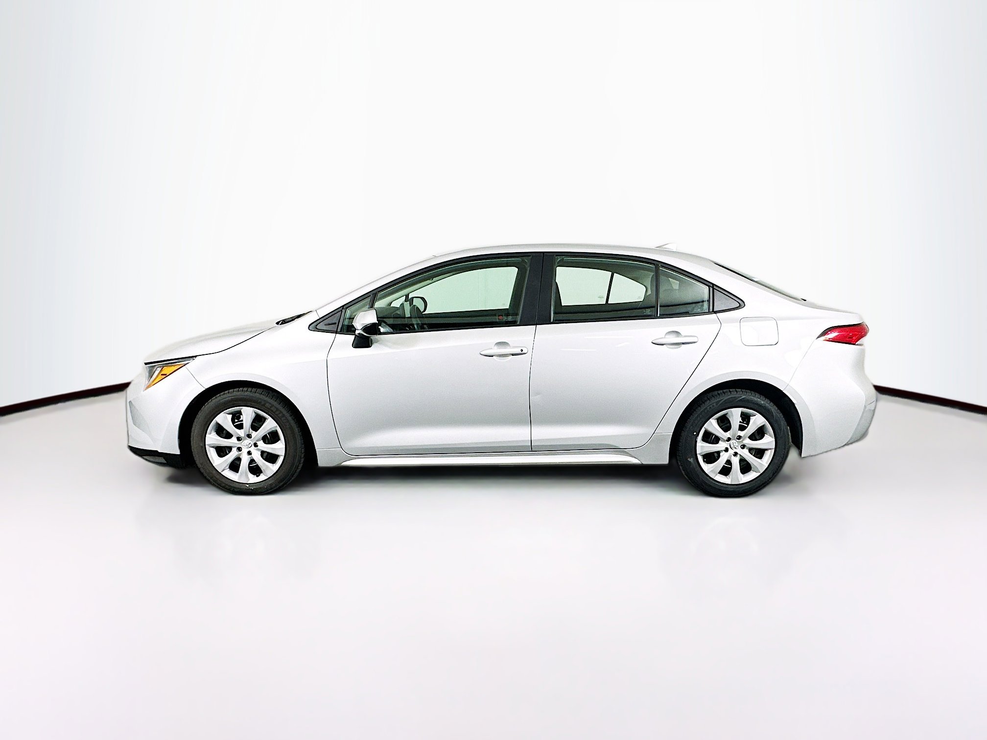Used 2023 Toyota Corolla LE image 4
