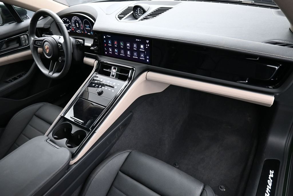 Certified 2025 Porsche Panamera RWD image 29
