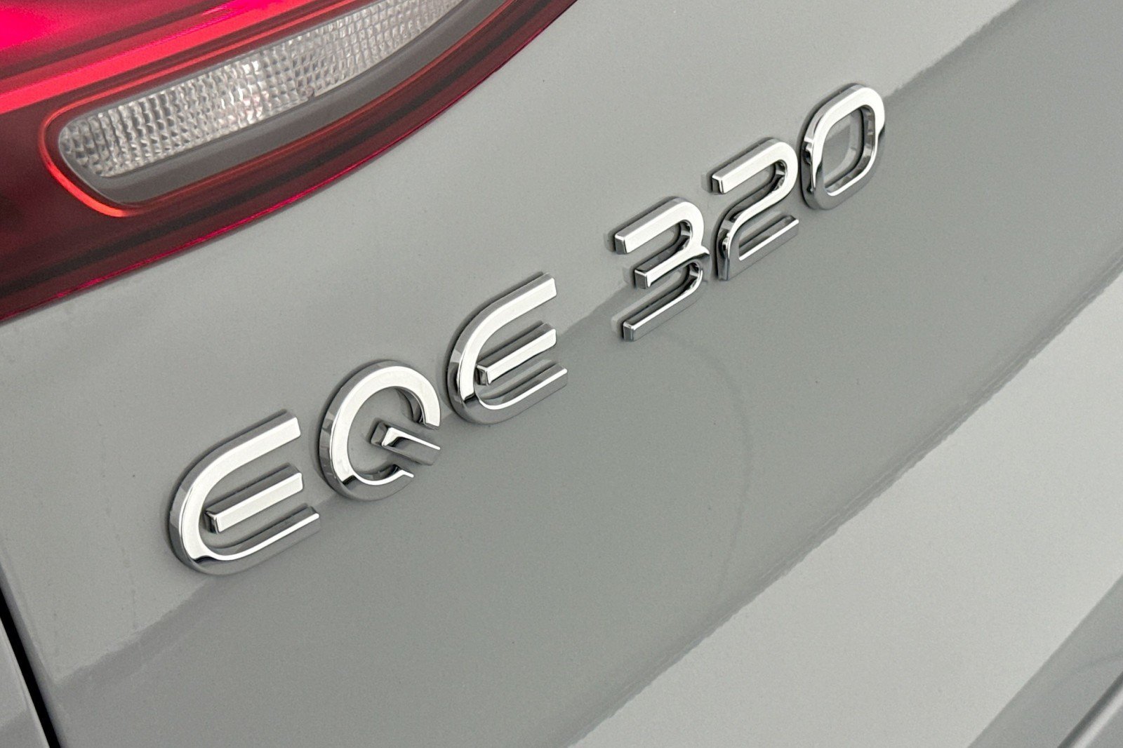 New 2026 Mercedes-Benz EQE 320 4MATIC SUV image 8
