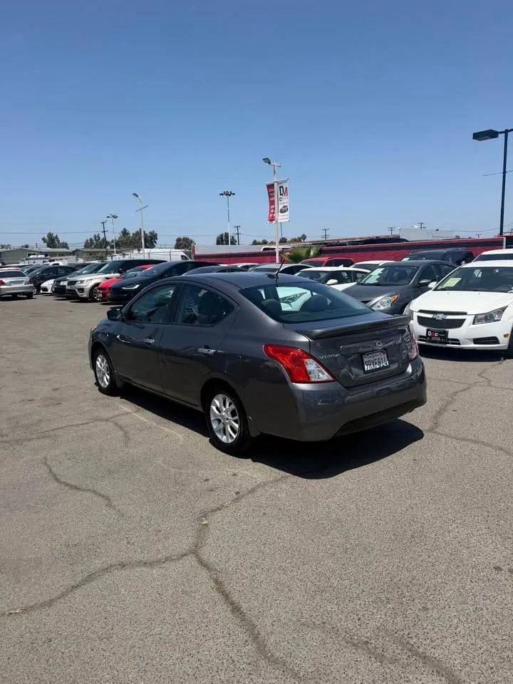 Used 2017 Nissan Versa SV w/ SV Special Edition Package FWD image 5